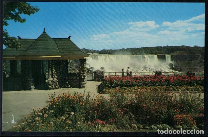 Postales: The American Falls as seen from Queen Victoria Park. Taken from Niagara Falls, Canada. / A&ntilde;os 50