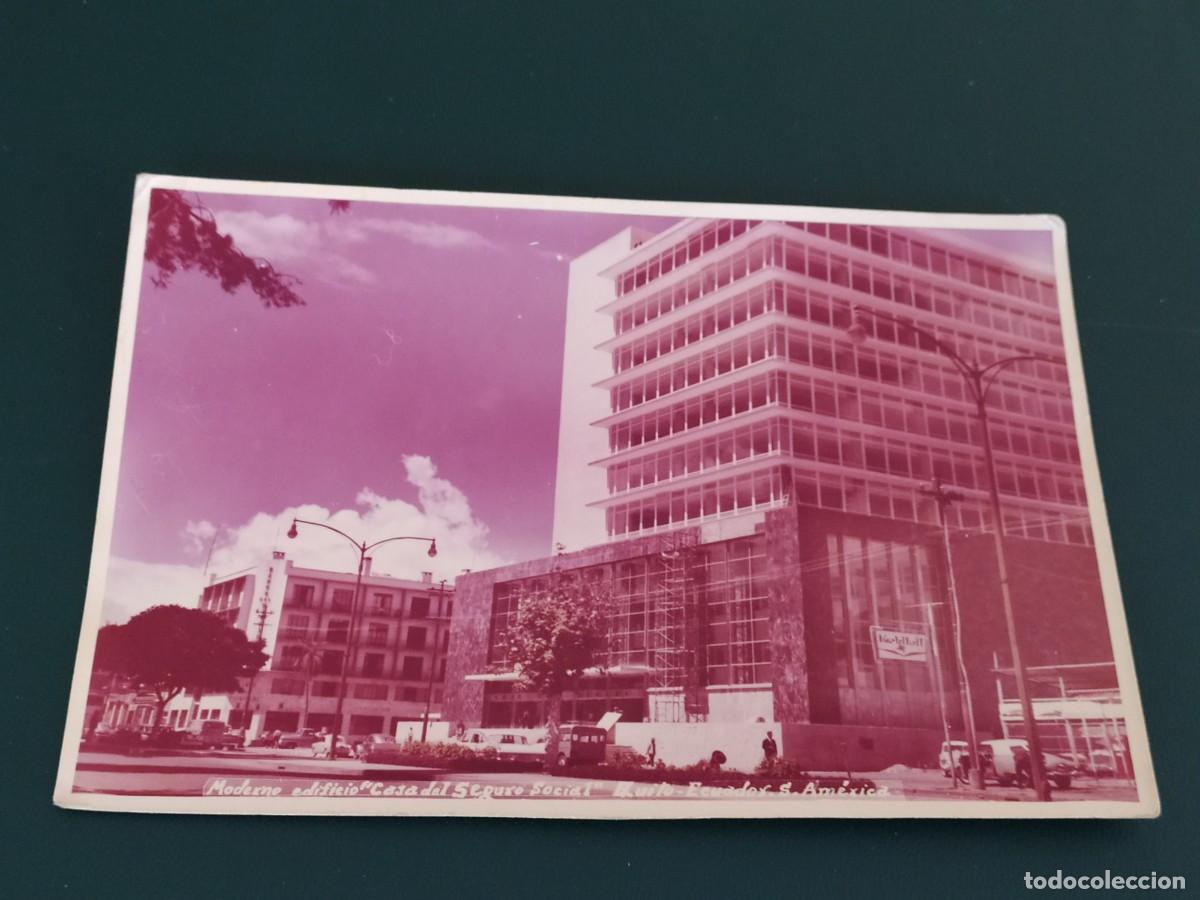 Postales: ECUADOR - EL MODERNO EDIFICIO CASA DEL SEGURO SOCIAL QUITO - CIRCULADA EN 1960 - Foto 1