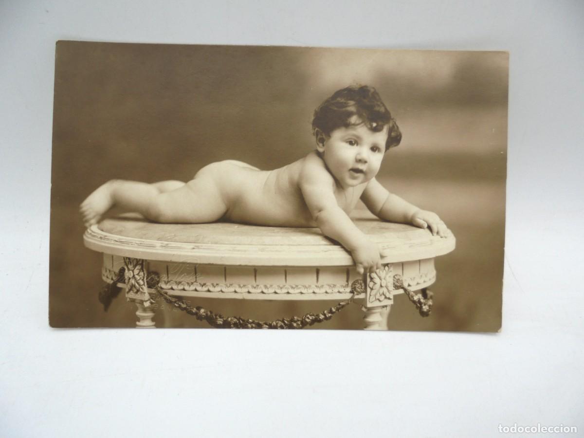 Postcards: CUBA. TARJETA POSTAL ANTIGUA FOTOGRAFICA. BEBE ENCIMA DE UNA MESA.
