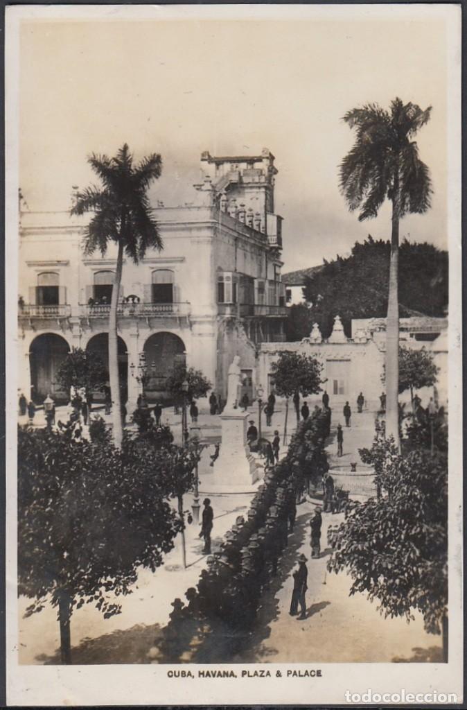 Cartoline: POS-618 CUBA POSTCARD. CIRCA 1930. HABANA. PLAZA DE ARMAS Y PALACIO DE GOBIERNO .