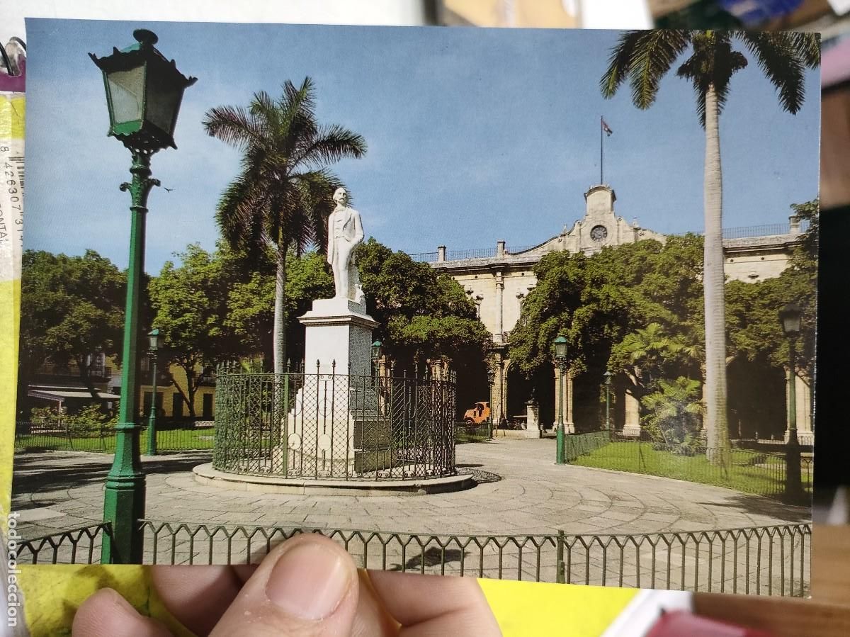 Postales: Postal CUBA Habana Vieja PLAZA DE ARMAS SC
