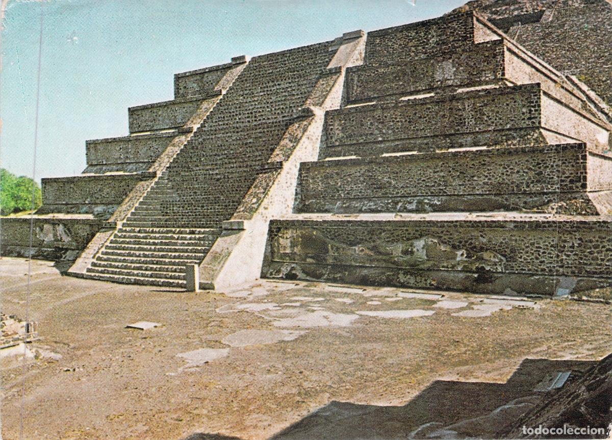 Postales: Postal de la Plataforma Adosada a la Pir&aacute;mide de la Luna, Teotihuac&aacute;n