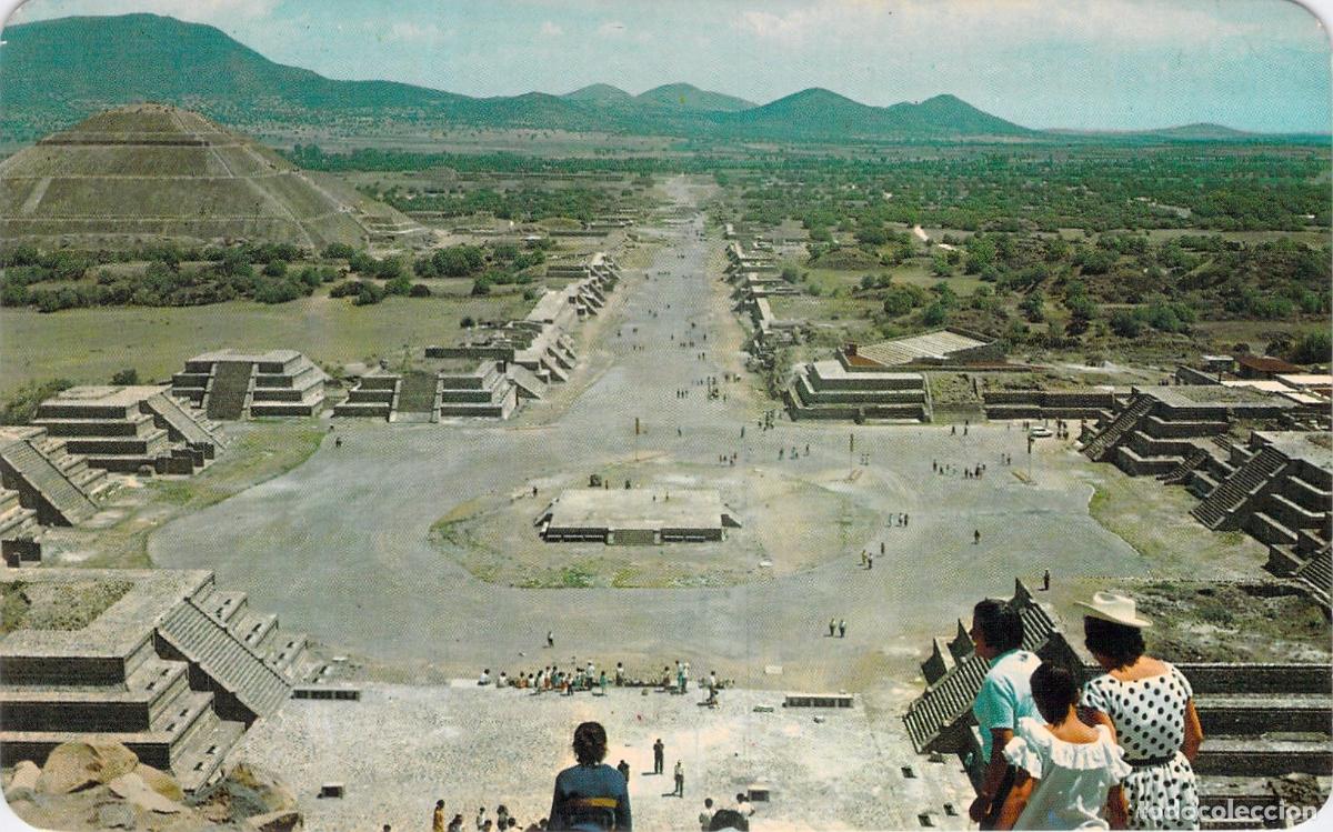 Postales: Postal de la Plaza de la Luna y Calzada de los Muertos, Teotihuac&aacute;n, M&eacute;xico