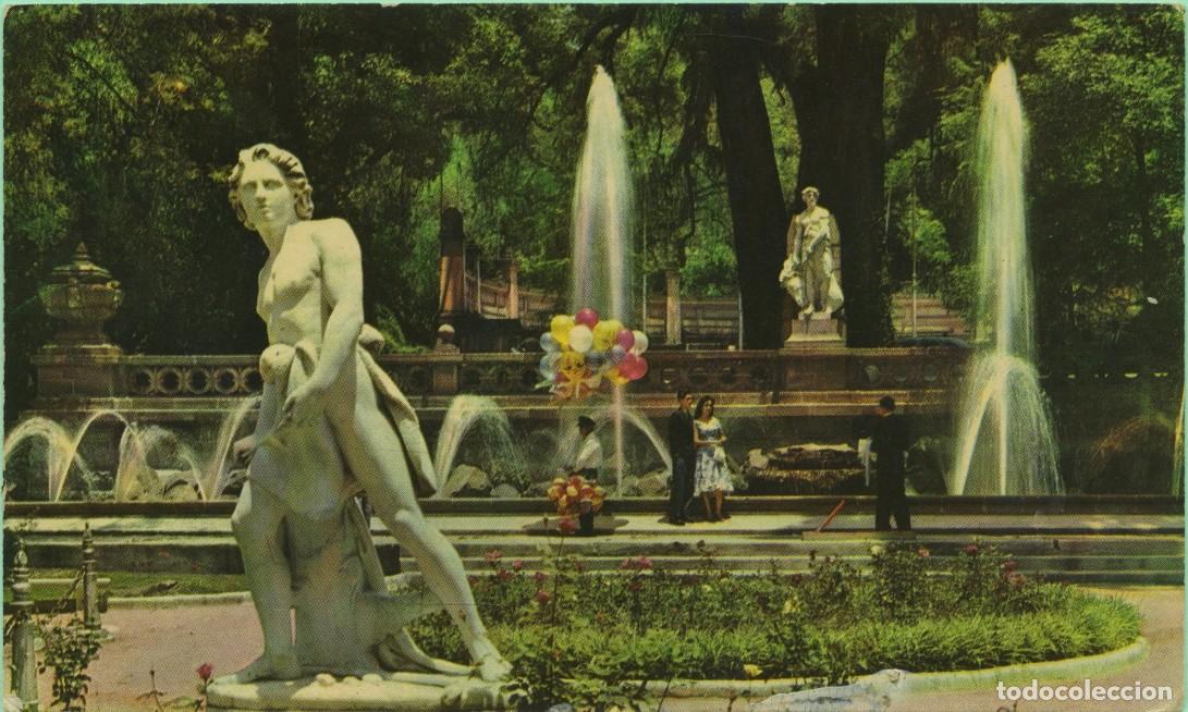 Postales: MEXICO D.F. Fuente monumental. Bosque de Chapultepec. Sin circular. EDITORIAL MEXICO