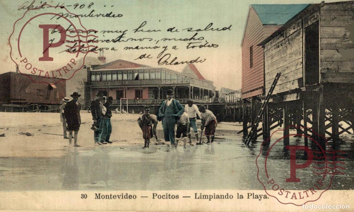 Postales: URUGUAY. MONTEVIDEO. POCITOS. LIMPIANDO LA PLAYA.
