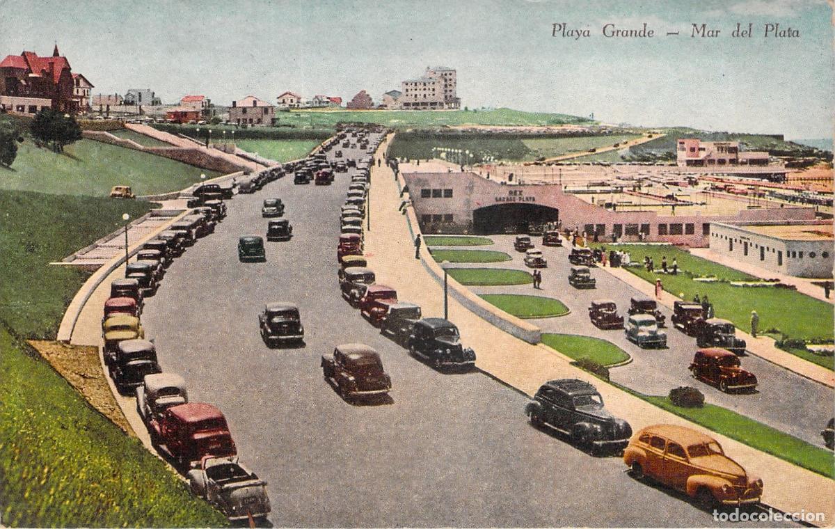 Postales: Postal de Playa Grande con autos cl&aacute;sicos en Mar del Plata