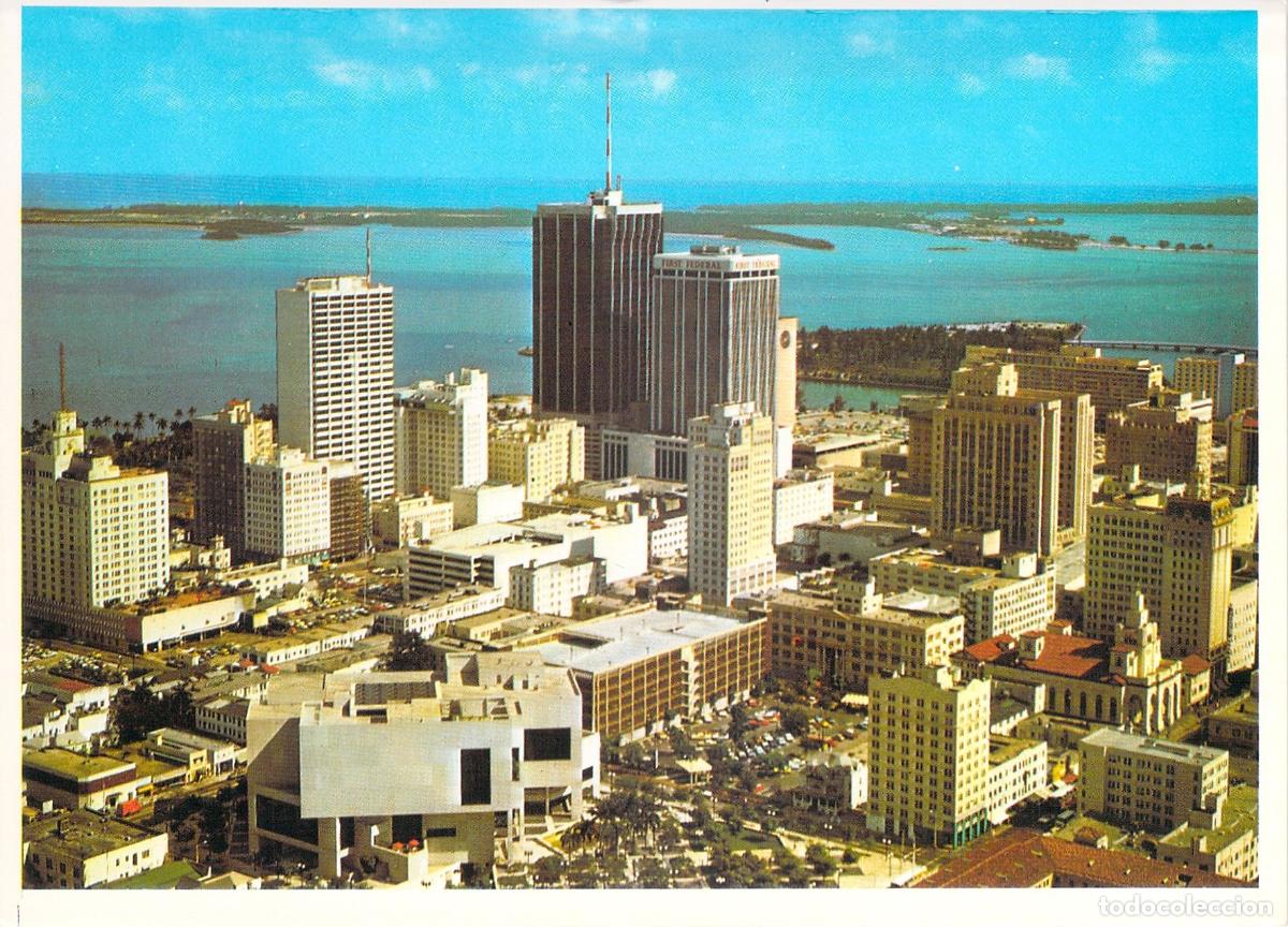 Postales: Postal de la Vista A&eacute;rea del Skyline de Miami y Bah&iacute;a de Biscayne