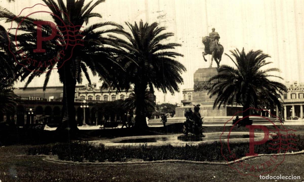 Postales: URUGUAY. MONTEVIDEO. PLAZA INDEPENDENCIA. MONUMENTO ARTIGAS. RPPC FOTOGRAFICA.