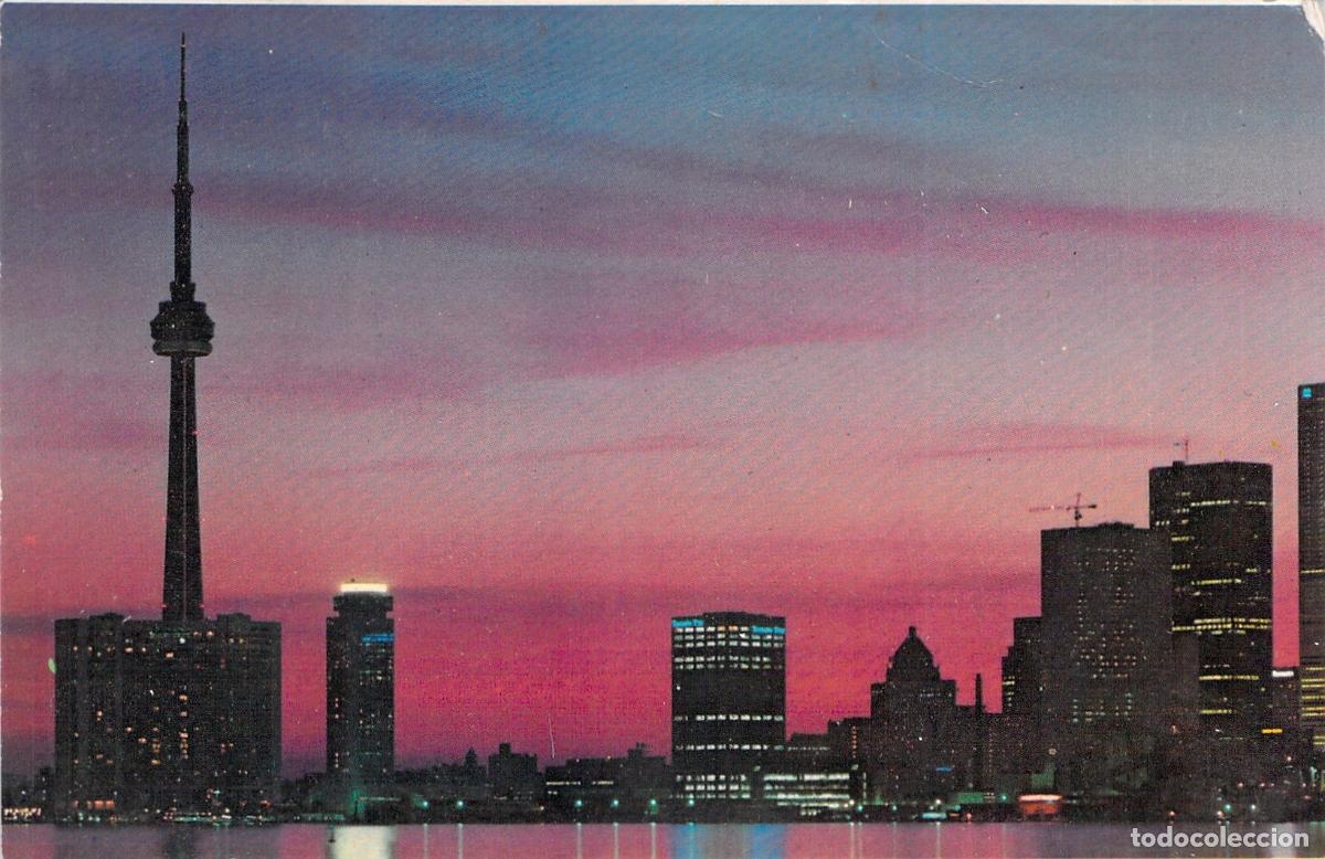 Postales: Postal de la Torre CN y Skyline de Toronto al Atardecer