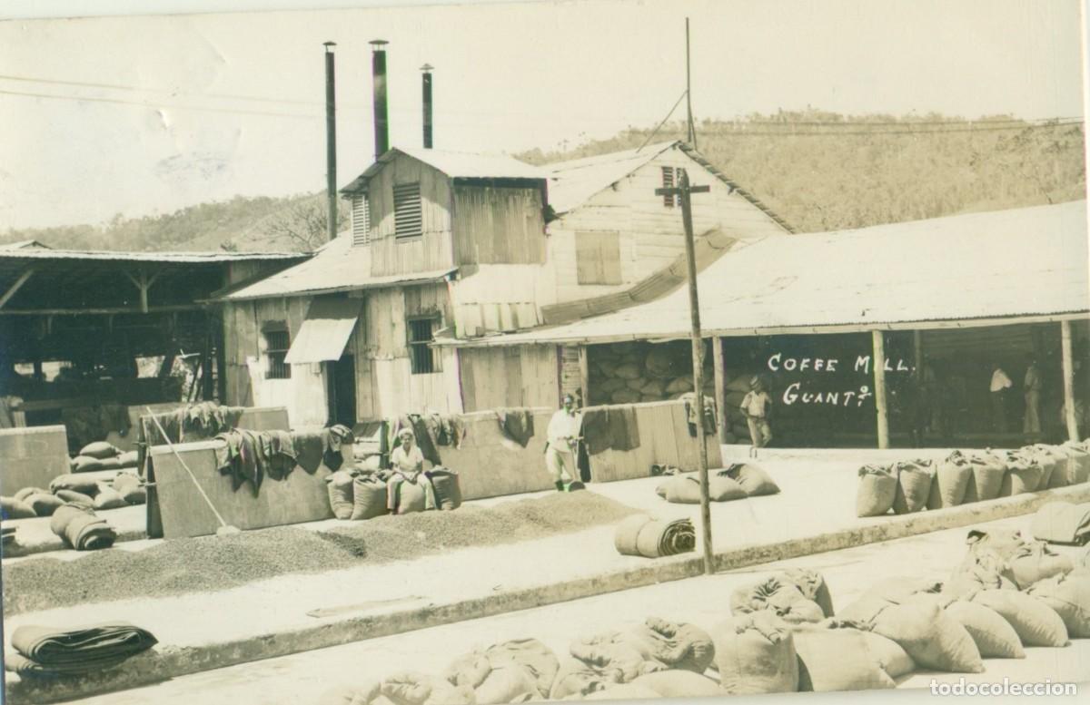 Postales: CUBA. GUANT&Aacute;NAMO. MOLINO DE CAF&Eacute;. FOTOGR&Aacute;FICA. HACIA 1920. MUY RARA.
