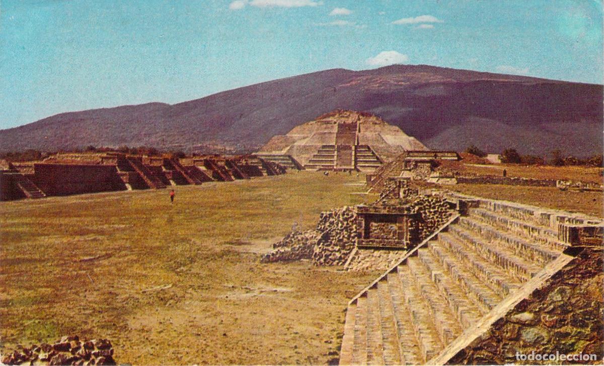 Postales: Postal de las Pir&aacute;mides de la Luna en Teotihuac&aacute;n, M&eacute;xico