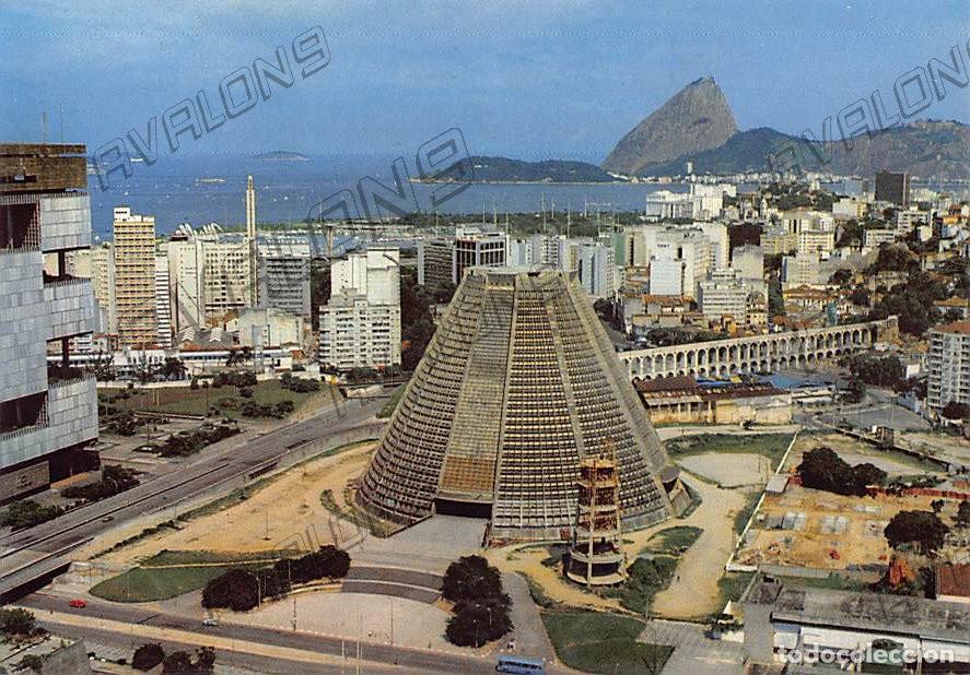 Postales: Vista a&eacute;rea del centro de la ciudad - Catedral (R&iacute;o de Janiero - Brasil) - SIN CIRULAR - A&Ntilde;OS 80