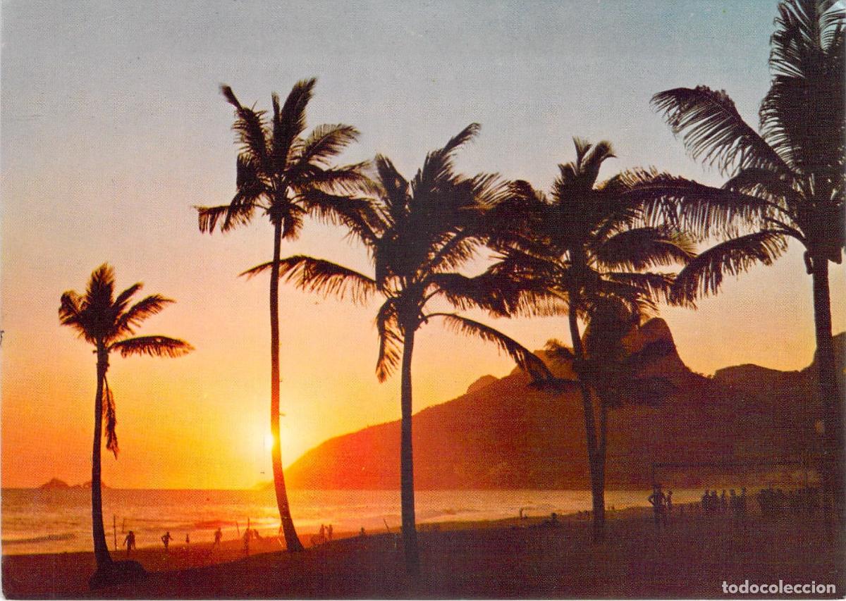 Postales: Postal de Rio de Janeiro atardecer en la playa de Leblon