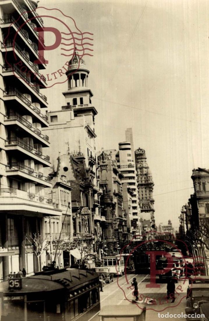 Postais: URUGUAY. Montevideo - AVENIDA 18 DE JULIO. RPPC FOTOGRAFICA