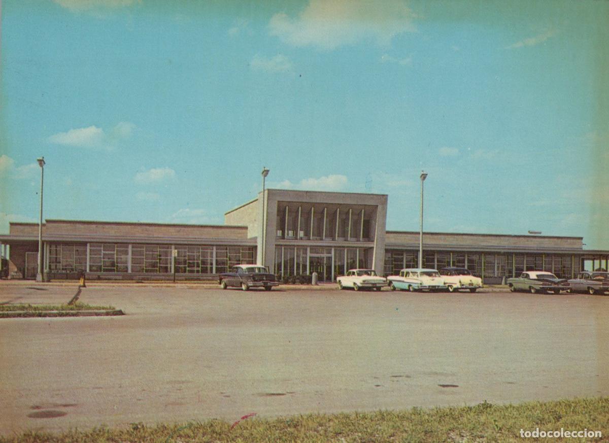 Postales: USA Toll Road Service Plaza Modern Architecture Vintage Cars Unposted *YAM387