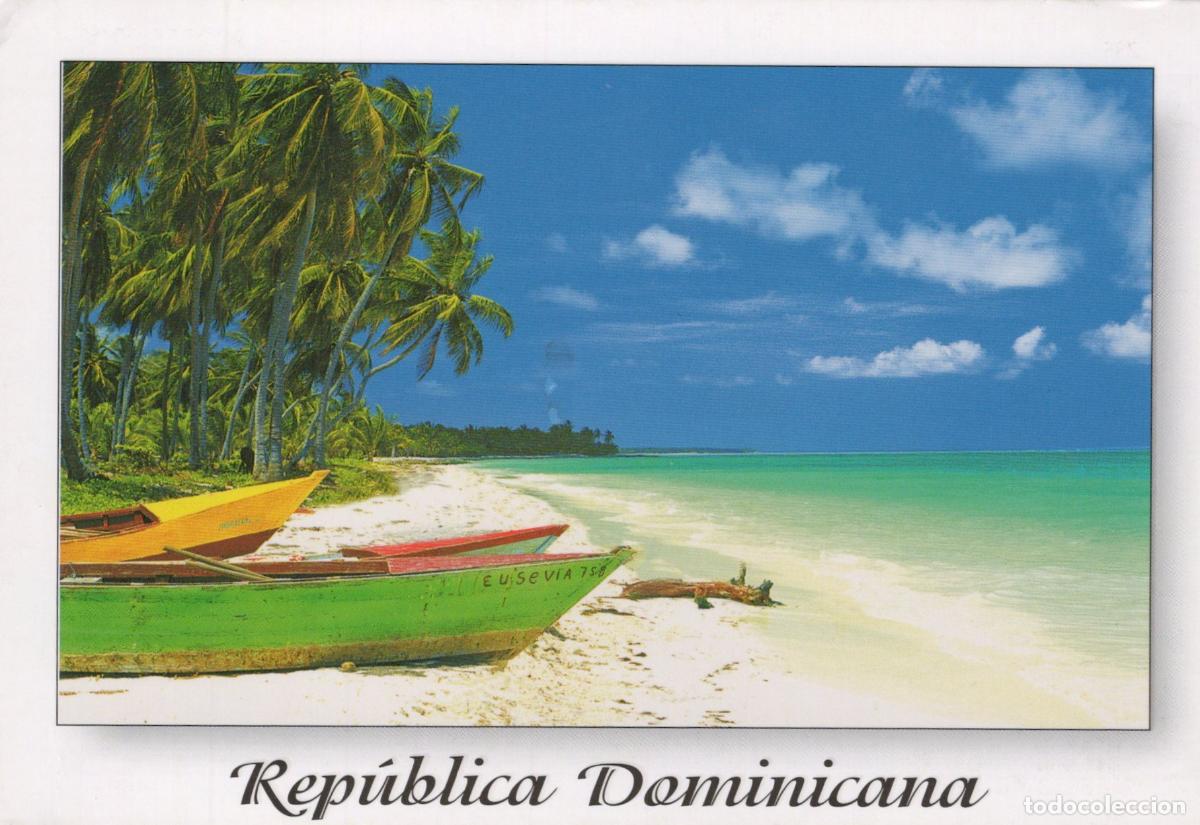 Postales: Dominican Republic Tropical Beach With Palm Trees and Colorful Boats *YAV842