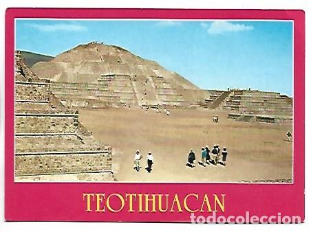 Postales: VISTA DE LA PLAZA Y LA PIRAMIDE DE LA LUNA.- SAN JUAN TEOTIHUACAN / MEXICO