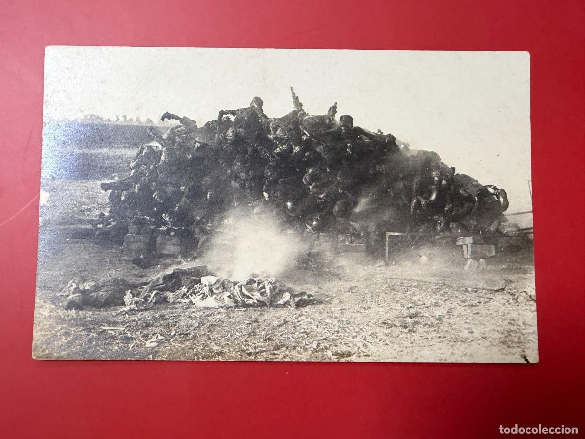 Postales: TARJETA POSTAL - CAD&Aacute;VERES CARBONIZADOS EN HOGUERA - REVOLUCI&Oacute;N DE M&Eacute;XICO