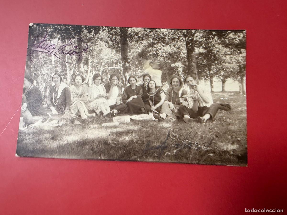 Postales: POSTAL FOTOGR&Aacute;FICA - GRUPO DE MUJERES AL AIRE LIBRE - CUBA