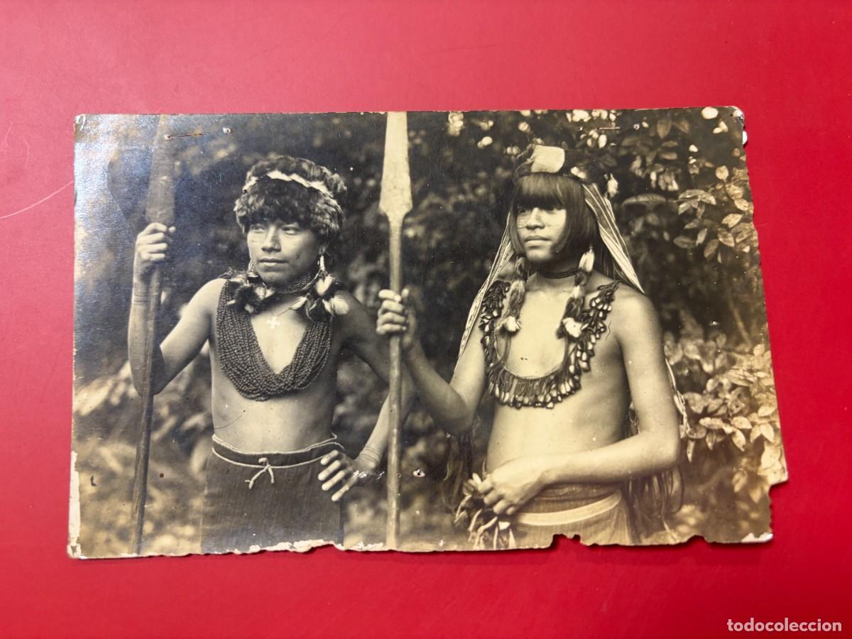Postales: POSTAL FOTOGR&Aacute;FICA - IND&Iacute;GENAS AMAZONIA: DOS GUERREROS CON LANZAS Y TOCADOS - ETNOGRAF&Iacute;A