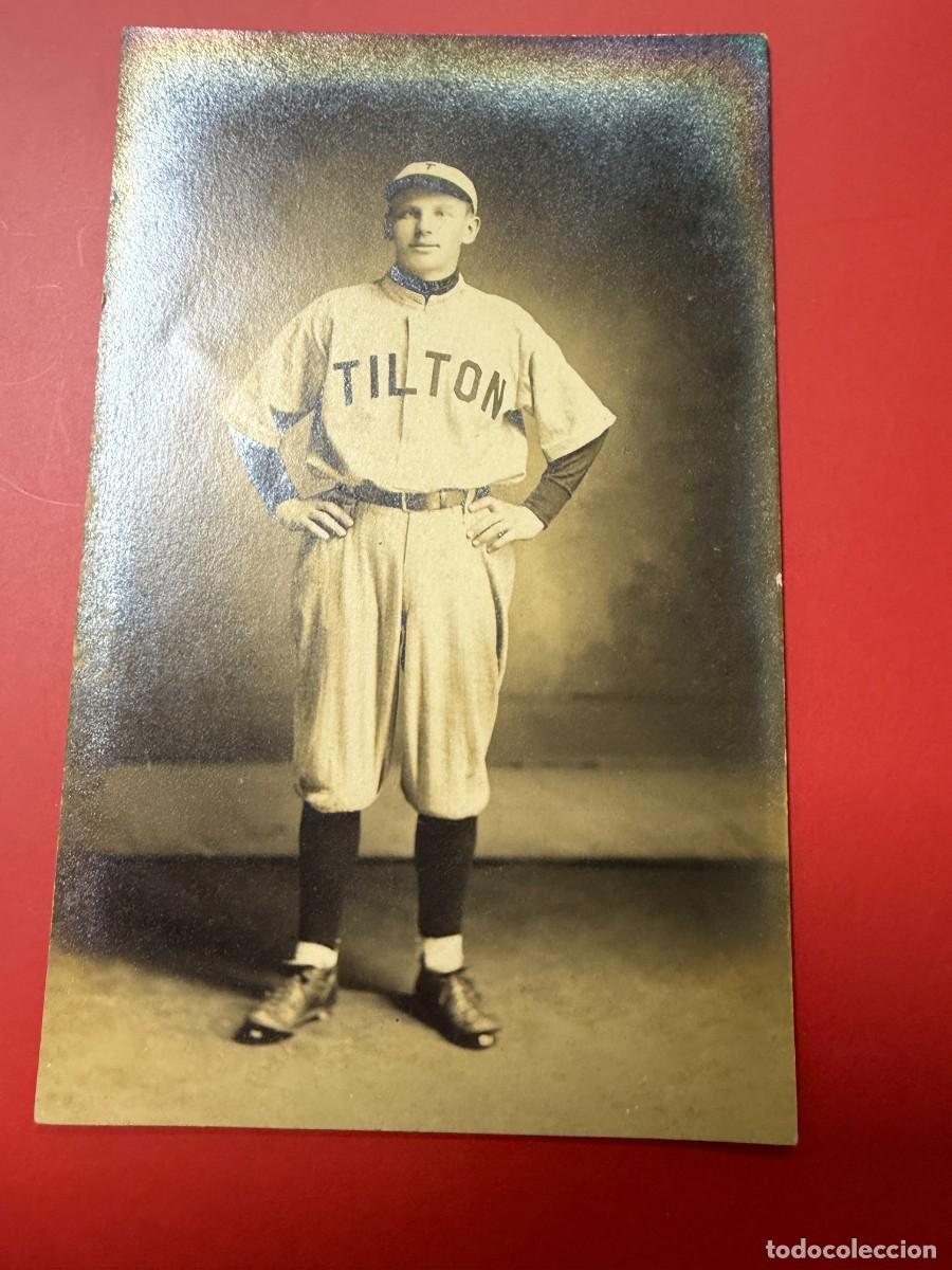 Postales: POSTAL FOTOGR&Aacute;FICA - RETRATO DE JUGADOR CON UNIFORME TILTON - CUBA