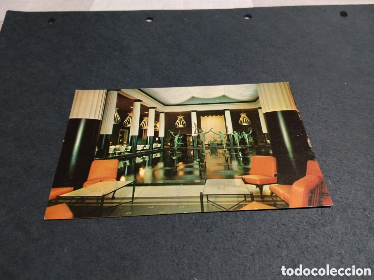 Postales: Postal fountain of the Muses, restaurante