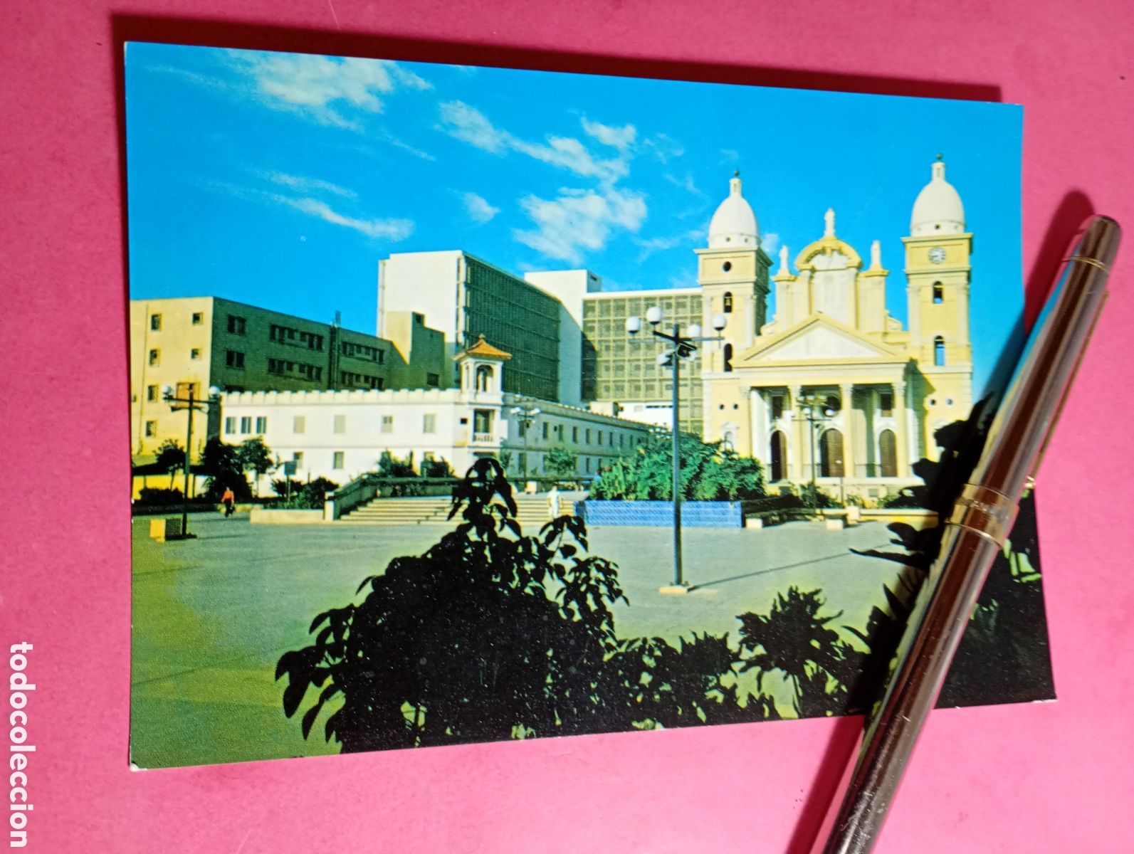 Postales: color escrita detalleMARACAIBO PZA. Y BASILICA NTRA. SRA. DE CHIQUINQUIRA VEBEZUELA s en fotos