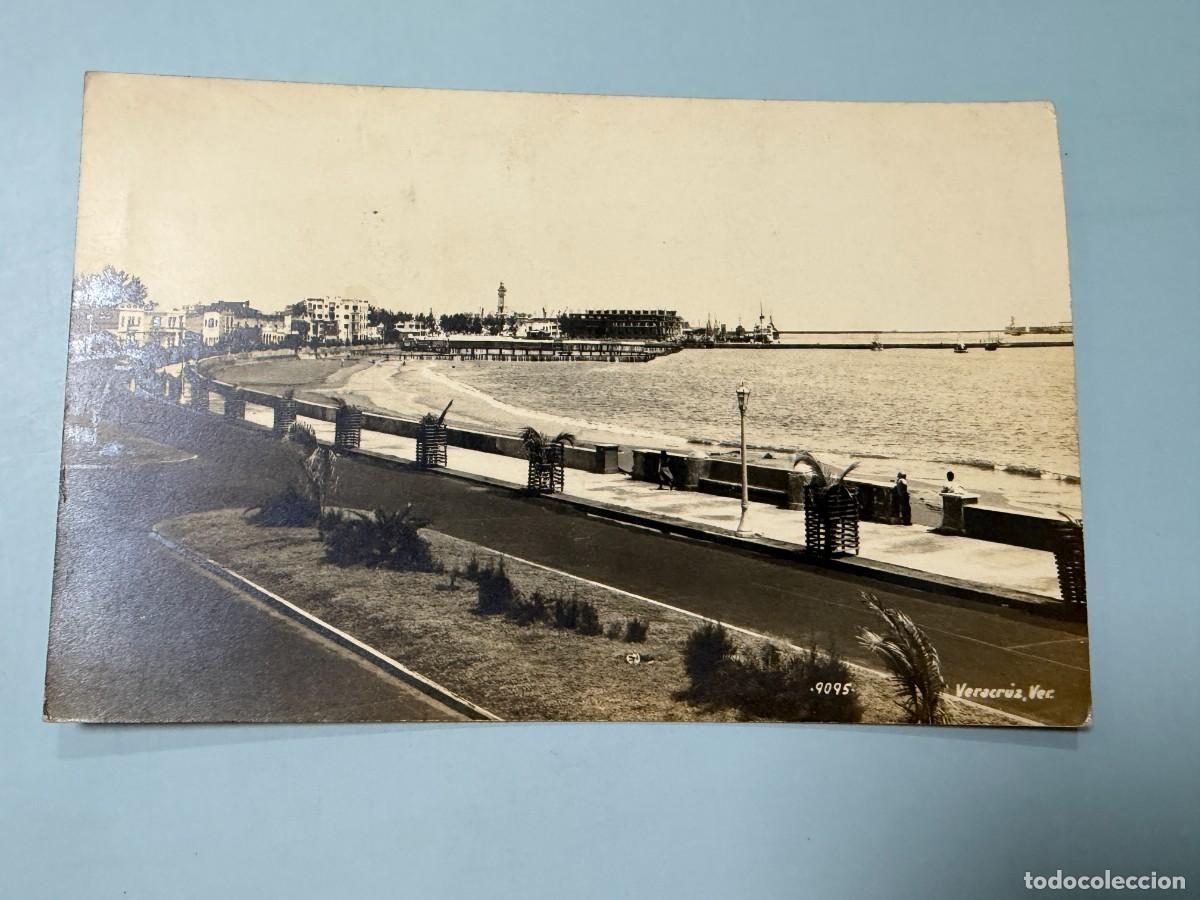 Postales: TARJETA POSTAL FOTOGR&Aacute;FICA. M&Eacute;XICO. VERACRUZ. VISTA PANOR&Aacute;MICA DEL MALEC&Oacute;N, PLAYA Y PUERTO.