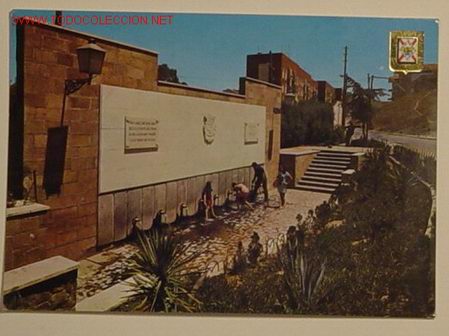 Postales: 29 - LINARES - JAEN - FUENTE DEL PISAR . No circulada .