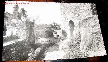Postales: ANTIGUA  POSTAL DE MALAGA 1952 - UN RINCON DE LA ALCAZABA - FOTO CORTES