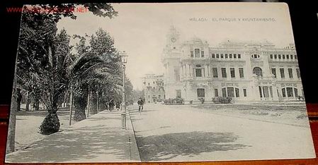 Postales: ANTIGUA POSTAL DE MALAGA - EL PARQUE Y AYUNTAMIENTO