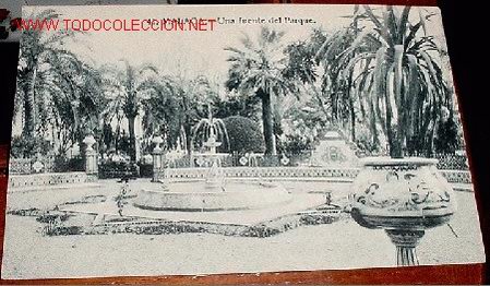 Postales: ANTIGUA POSTAL DE MALAGA - UNA FUENTE DEL PARQUE