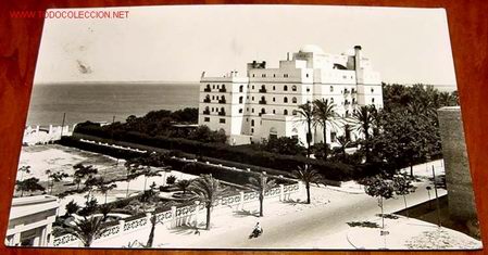 Postales: ANTIGUA POSTAL DE CADIZ -HOTEL ALTLANTICO - ED. MALET - CIRCULADA, 1956