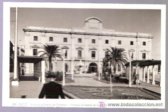 Cartoline: TARJETA POSTAL DE CADIZ. N&ordm; 238. AVENIDA DE RAMON DE CARRANZA. ED. SUR.
