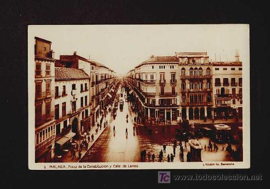 Postales: Postal de MALAGA: Plaza de la Constitucion y Calle de Larios (Roisin)