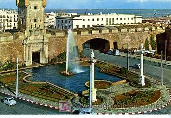 Postales: TARJETA POSTAL CADIZ N&ordm; 123 PUERTA DE TIERRA MONUMENTO A S. SERVANDO Y S. GERMAN A&Ntilde;OS 60