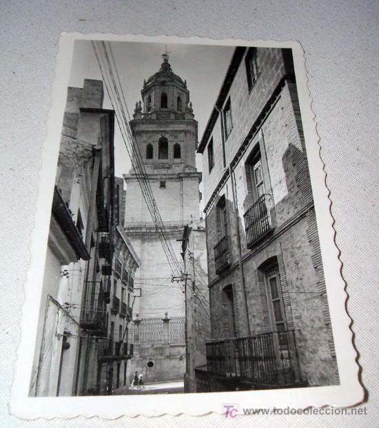 Postales: ANTIGUA POSTAL DE JAEN - VISTA GENERAL DE LA CATEDRAL - EDICIONES ARRIBAS