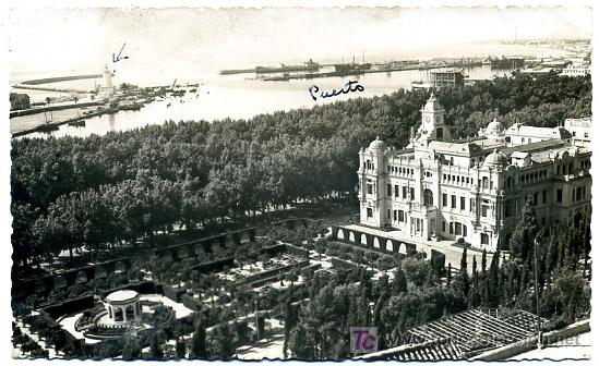 Postales: MALAGA, AYUNTAMIENTO Y PARQUE,                 P18356