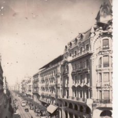 Postales: GRANADA,GRAN VIA. ESCRITA Y FECHADA EN 1950-VER FOTO ADICONAL. Lote 26259118