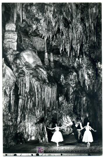 Postales: CUEVAS DE NERJA, MALAGA, ACTUACION DE LAS ESTRELLAS DE LA OPERA DE PARIS,               P20348