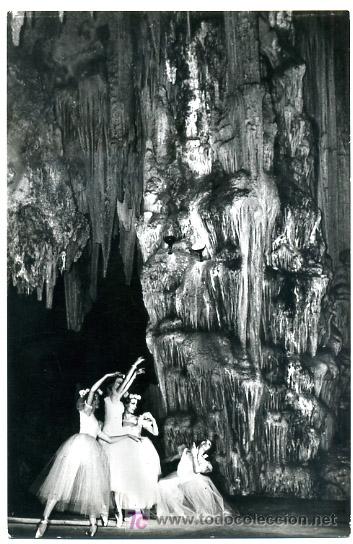 Postales: CUEVAS DE NERJA, MALAGA, ACTUACION DEL BALLET TOUR DE PARIS,               P20351