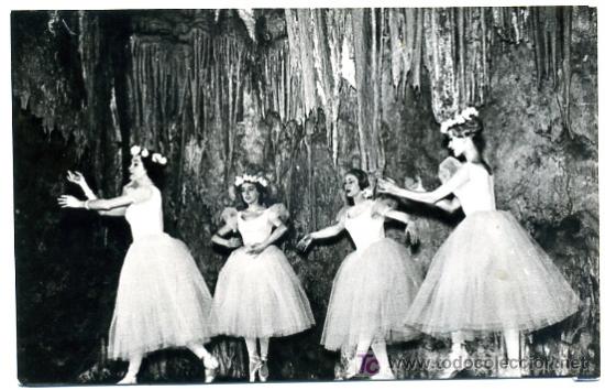 Postales: CUEVA DE NERJA, MALAGA, BAILARINAS,               P20352