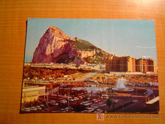 Postales: TARJETA POSTAL PLAZA DEL GENERALISIMO, AL FONDO PE&Ntilde;OON DE GIBRALTAR SIN CIRCULAR