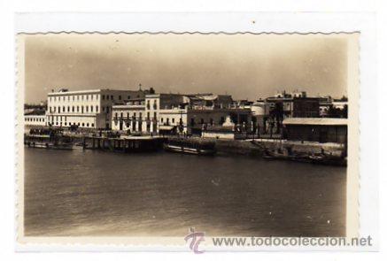 Postales: Puerto de Santa Mar&iacute;a. Cadiz.  n&ordm; 30. Vista parcial y embarcadero. Ediciones ARRIBAS. sin circular.