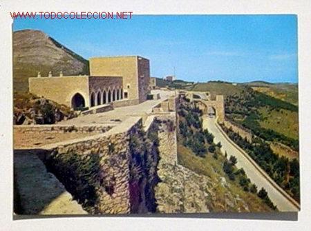 Postales: 2029-JAEN.CASTILLO DE SANTA CATALINA Y VISTA PARCIAL.No circulada.