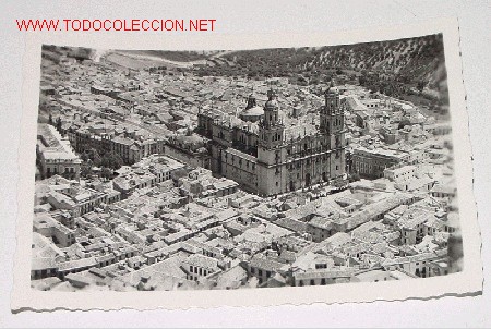 Postales: ANTIGUA POSTAL DE JAEN - VISTA PANORAMICA  - ESCRITA - NO CIRCULADA - ED. ARRIBAS.