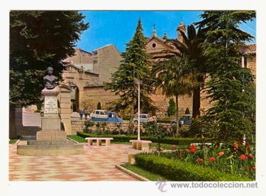 Postales: JAEN / Alamea de Calvo Sotelo y Arco del Angel / Impresa en 1.973