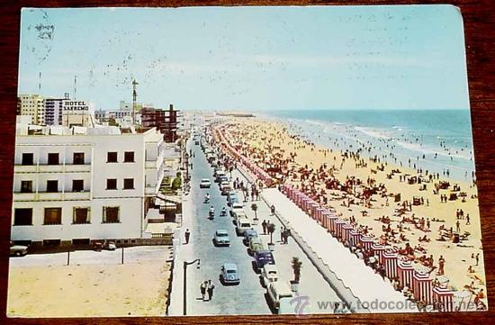 Postkarten: ANTIGUA FOTO POSTAL DE CADIZ - PLAYA DE LA VICTORIA - ED. ARRIBAS - CIRCULADA.