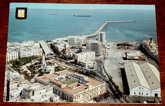 Cartes Postales: ANTIGUA FOTO POSTAL DE CADIZ - VISTA AEREA - ED. FISA - NO CIRCULADA.