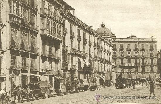 Postales: GRANADA. ACERA DEL DARRO Y PUERTA REAL. - Foto 1